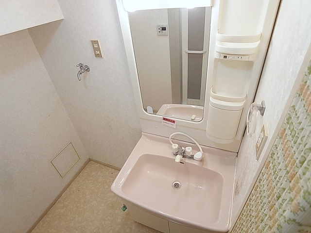 洗面設備　嬉しいシャンプードレッサー完備