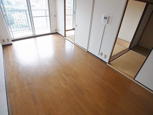 居室・リビング　広々１２帖のリビング