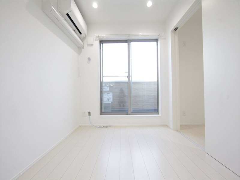 バルコニー　ＬＤＫ8.2帖　カウンターキッチン　エアコン完備　バルコニー