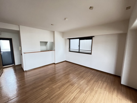 居室・リビング　※別号室のお写真です。