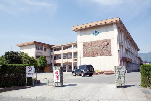 小学校　姶良市立姶良小学校（小学校）まで469m