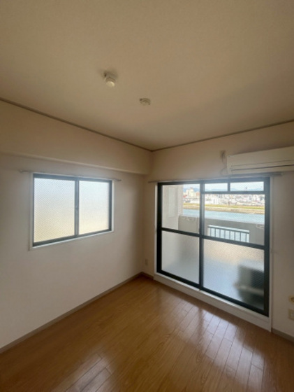 居室・リビング　※他部屋の写真です。