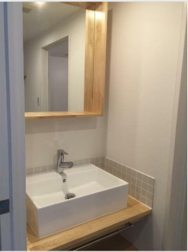 洗面設備　お洒落な独立洗面台♪