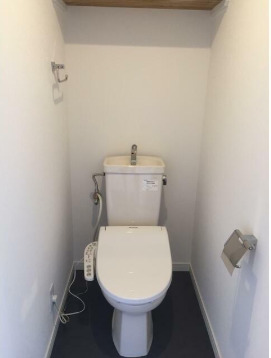 トイレ　温水洗浄便座つき♪♪