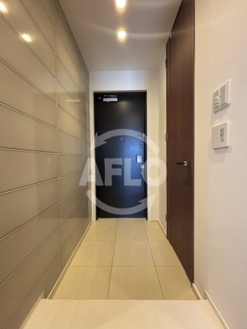 玄関　大阪ひびきの街ザ・サンクタスタワー　玄関