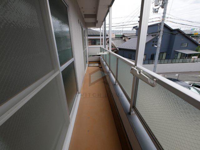 バルコニー　外からの目が気にならないバルコニーで洗濯物が干せます