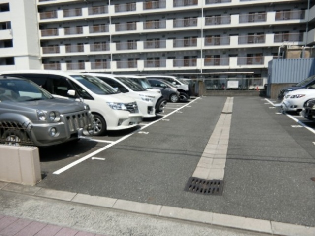 駐車場　駐車場