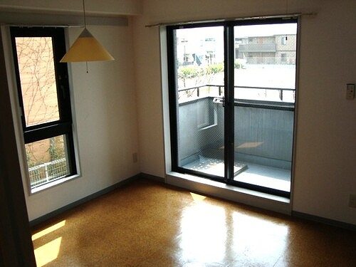 居室・リビング　洋室　※2012年4月撮影