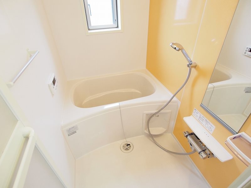 バス・シャワールーム　※写真を同シリーズの別室写真をご参照下さい。