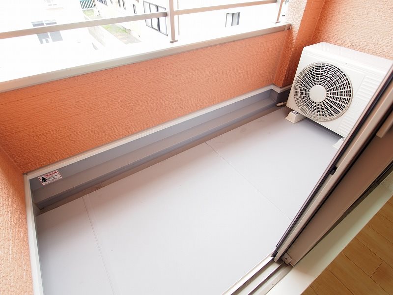 バルコニー　※写真を同シリーズの別室写真をご参照下さい。