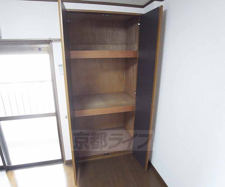 収納　奥行きのあるクローゼットです