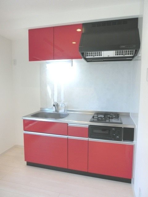 キッチン　２口システムキッチン、グリル付で料理も楽々です