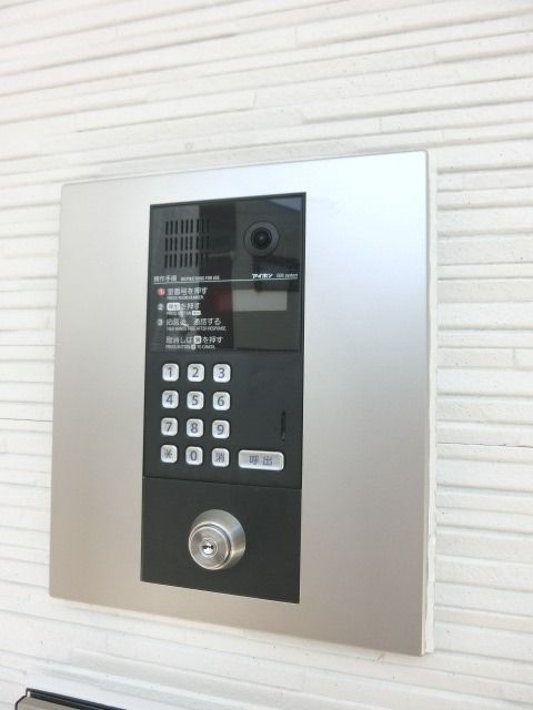 セキュリティ　オートロック完備で防犯面も安心