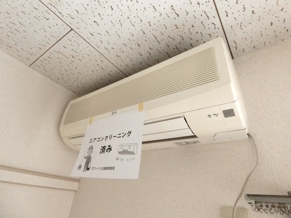 その他設備　暑い夏や寒い冬に大活躍のエアコン付きです☆冷暖房完備で1年中