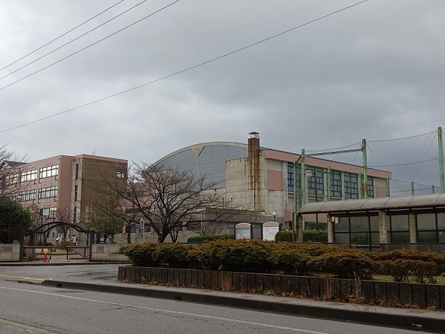 小学校　金沢大学附属小・中学校（小学校）まで1000m