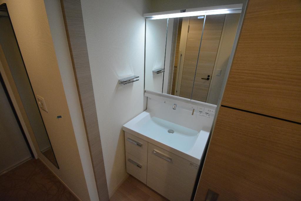 洗面設備　洗髪洗面化粧台