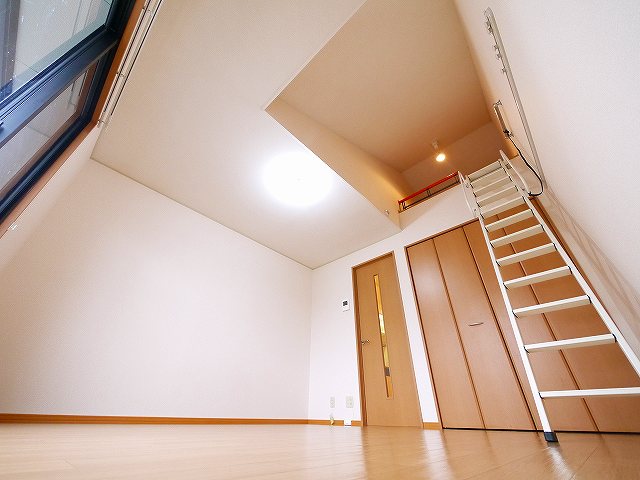 居室・リビング　明るい洋室です。