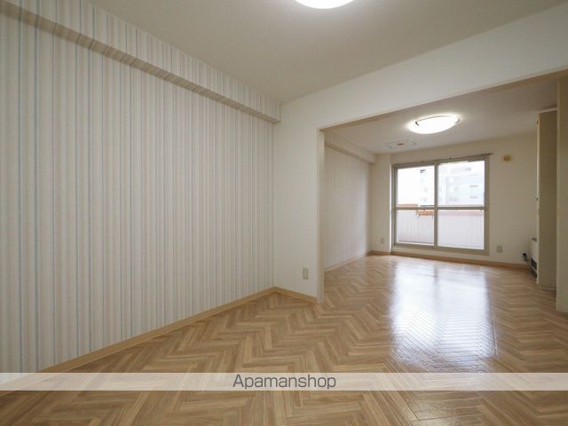 地下鉄東豊線 豊平公園駅 徒歩8分 11階建 築39年の居間写真