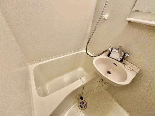 バス・シャワールーム　設備・仕様は号室により異なる為、現況を優先いたします。