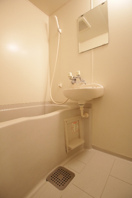 バス・シャワールーム　※別室の参考写真の為、現況優先です。