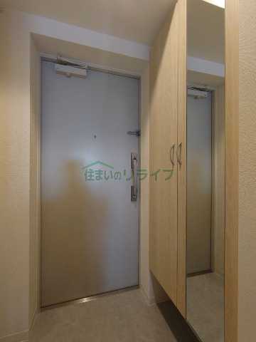 玄関　※参考写真です。同じ間取りの別部屋になります。