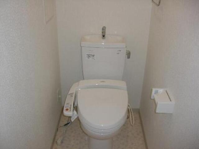 トイレ　温水洗浄便座