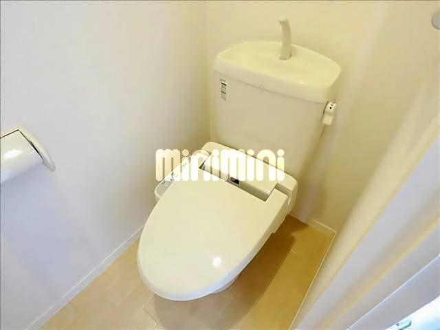 トイレ　雨の日は浴室乾燥機が活躍します