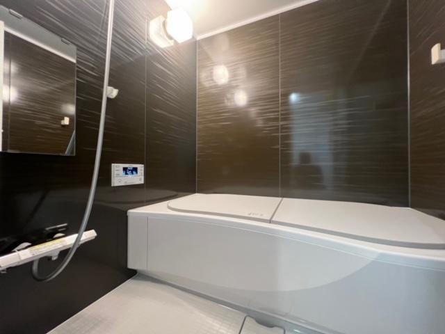 バス・シャワールーム　断熱浴槽のユニットバス。お湯が冷めにくいです。