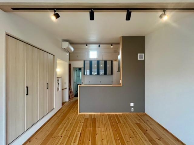 居室・リビング　広々2階リビング。対面キッチン。