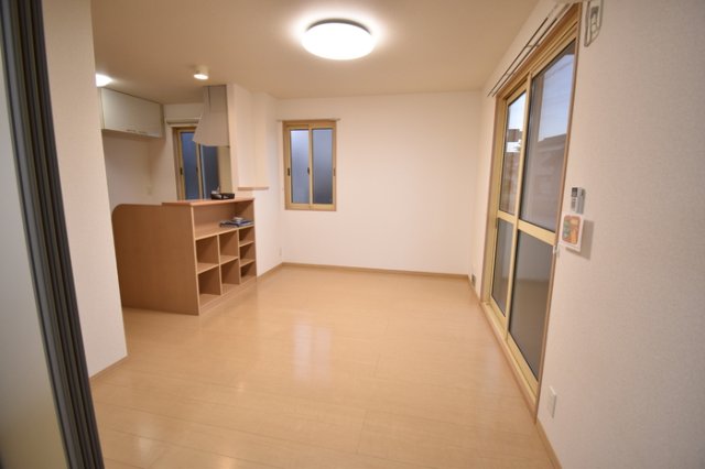 居室・リビング　こちらのリビングで趣味の時間をお楽しみください