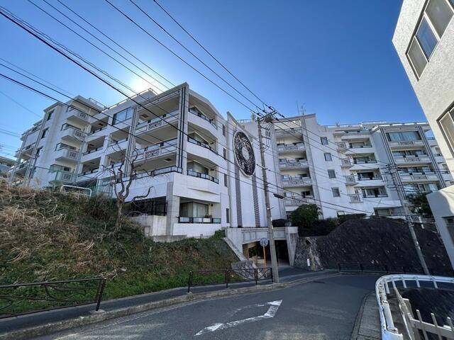 建物外観　オートロック完備