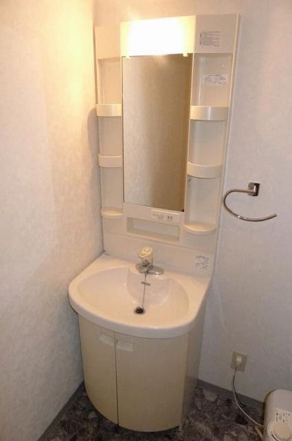 洗面設備　※別部屋の参考写真です。