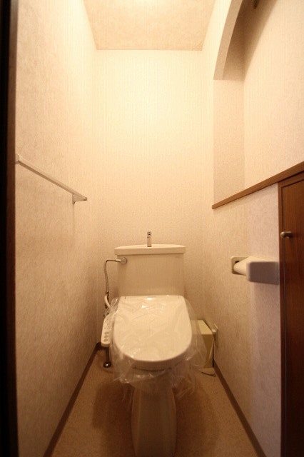 トイレ　同物件別室のお写真です