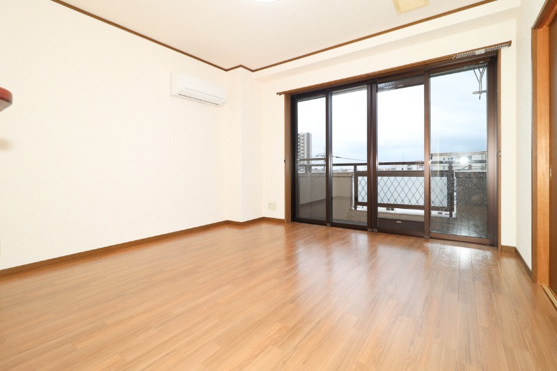 居室・リビング　図面と現状に相違がある場合には現状を優先