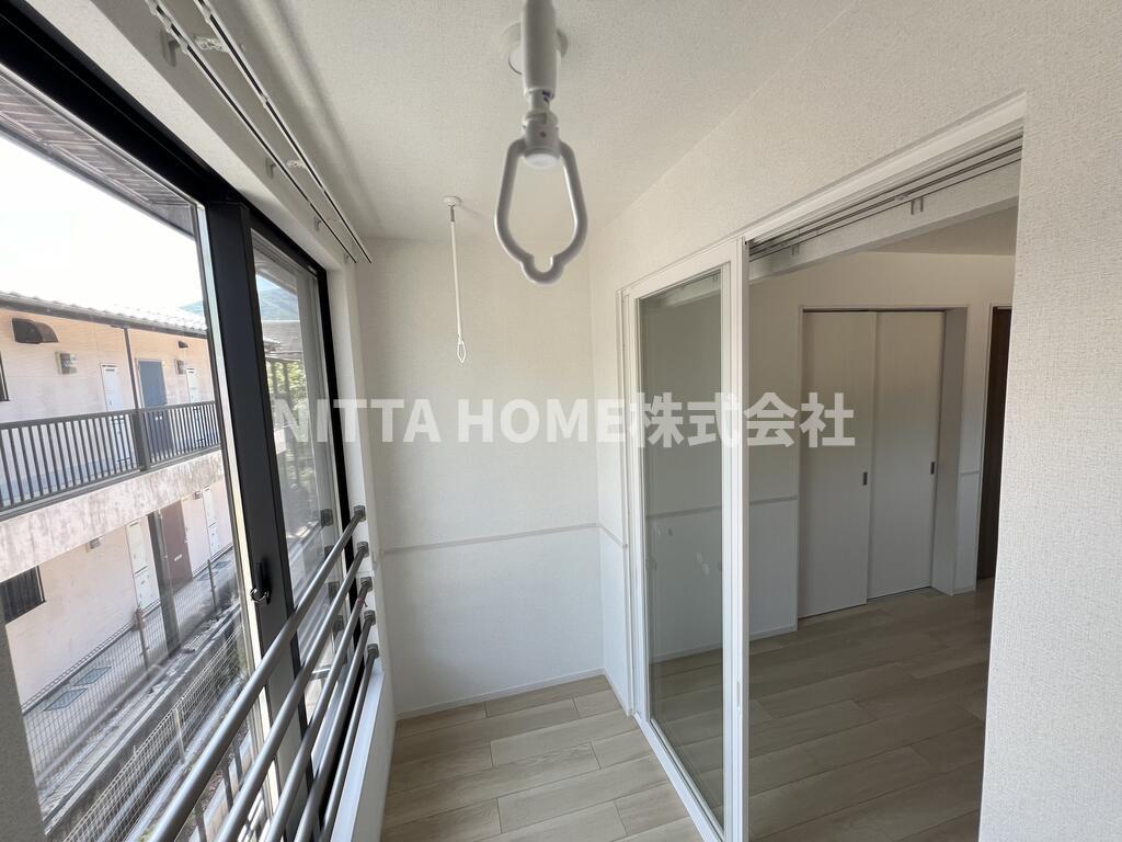 バルコニー　サンルーム搭載しています♪