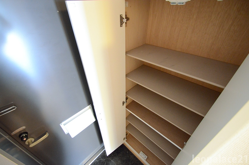 玄関　同タイプの部屋の写真です