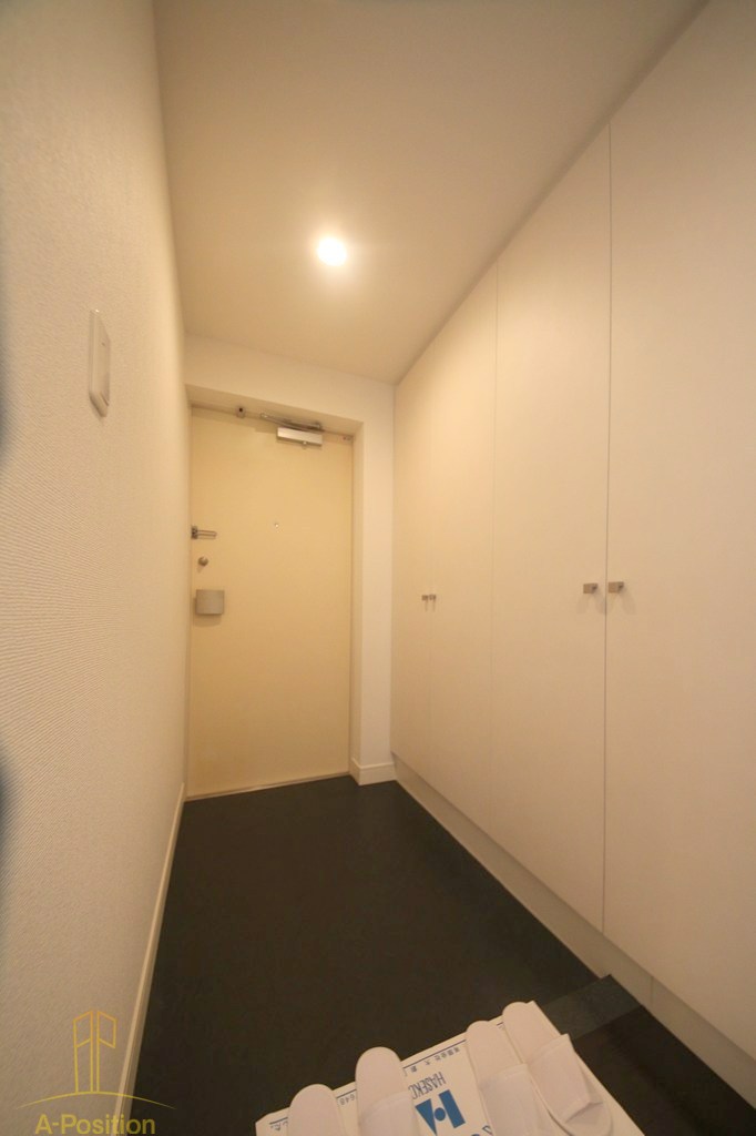 玄関　ドゥーエなんば南