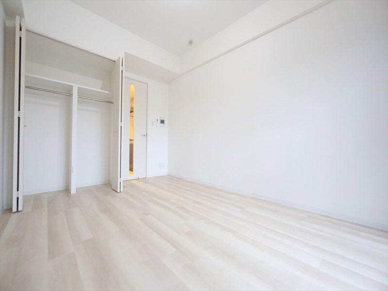 居室・リビング　洋室7.6帖　クローゼット付（収納充実してます）