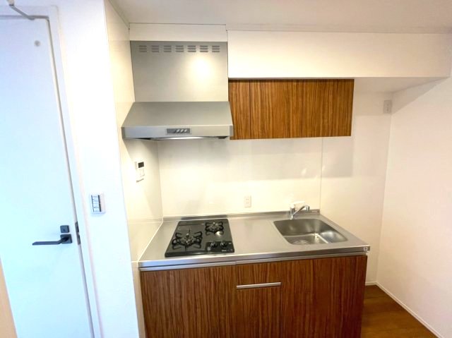 キッチン　イメージとして同建物他部屋を表示しています。