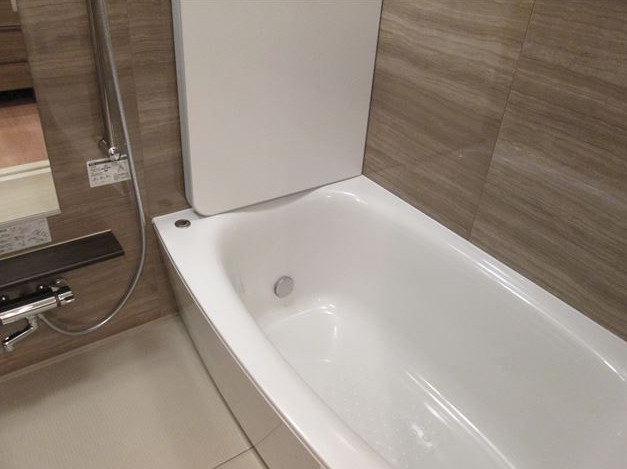 バス・シャワールーム　※別部屋の参考写真です。