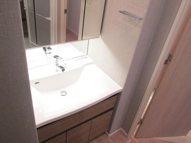洗面設備　※別部屋の参考写真です。