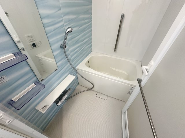 バス・シャワールーム　便利な浴室乾燥機付き♪