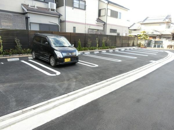 駐車場　駐車場