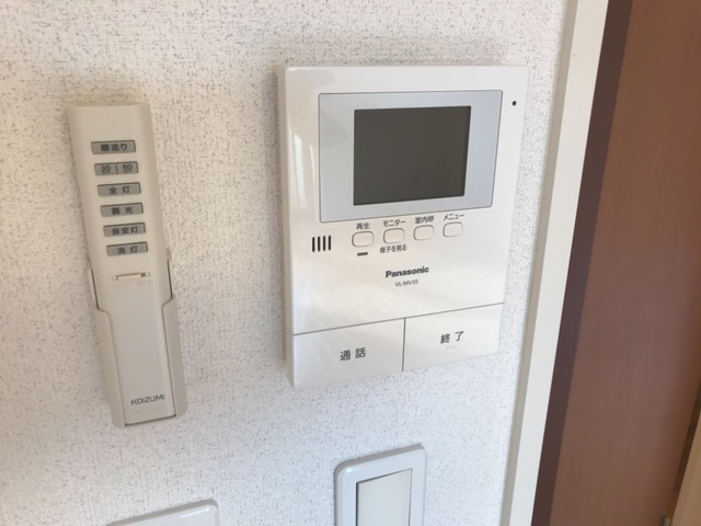 セキュリティ　掲載写真は同型の左右反転の部屋を掲載しております。実際のお写