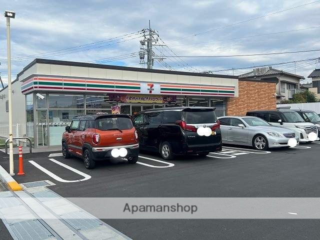 コンビニ　セブンイレブン富士今泉西店（コンビニ）まで708m