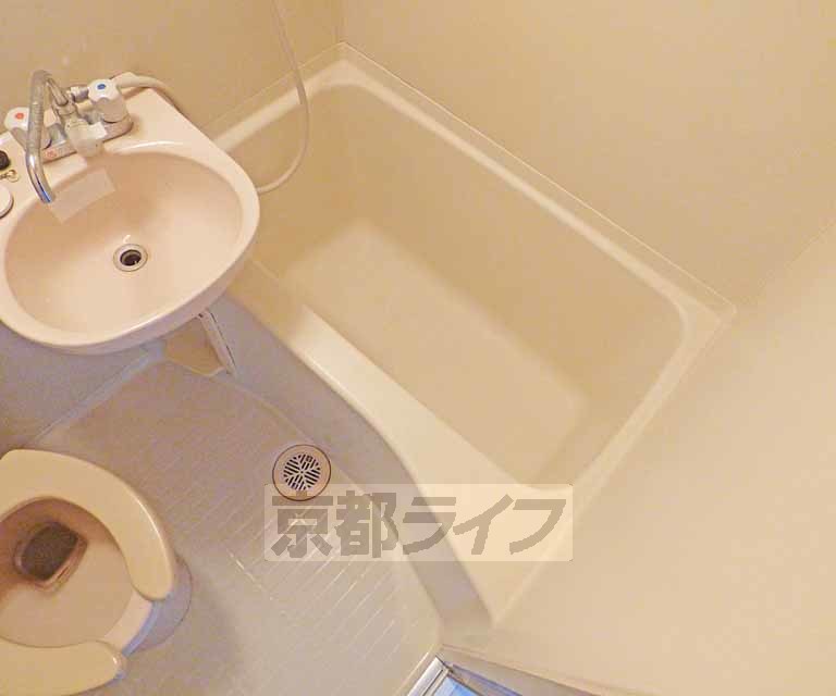 バス・シャワールーム　清潔感があります。