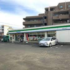 コンビニ　ファミリーマート（コンビニ）まで965m