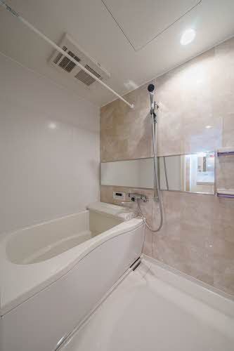 バス・シャワールーム　バスルーム