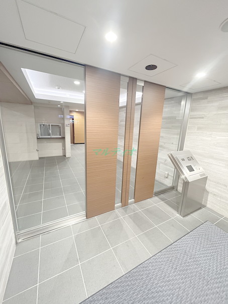 エントランス　エントランス