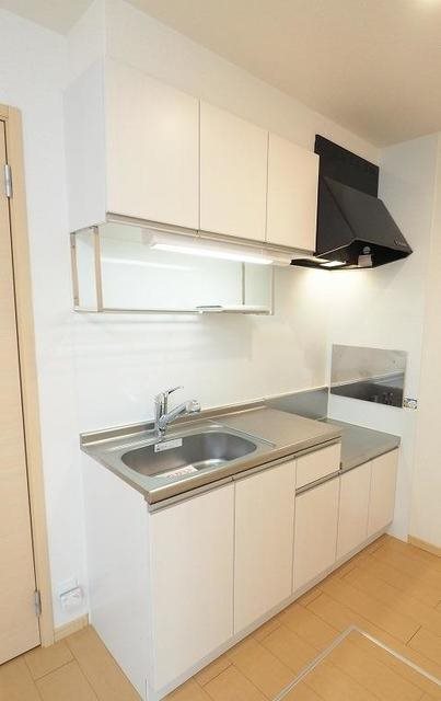 キッチン　シンク、作業スペースも広い1LDKです。